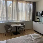 Loomz Living Self-check-in 4*