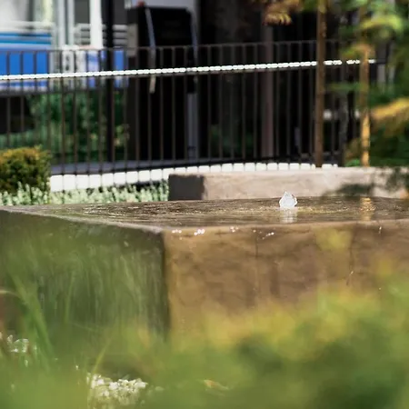 מלון דירות Loomz Living Self-check-in 4*